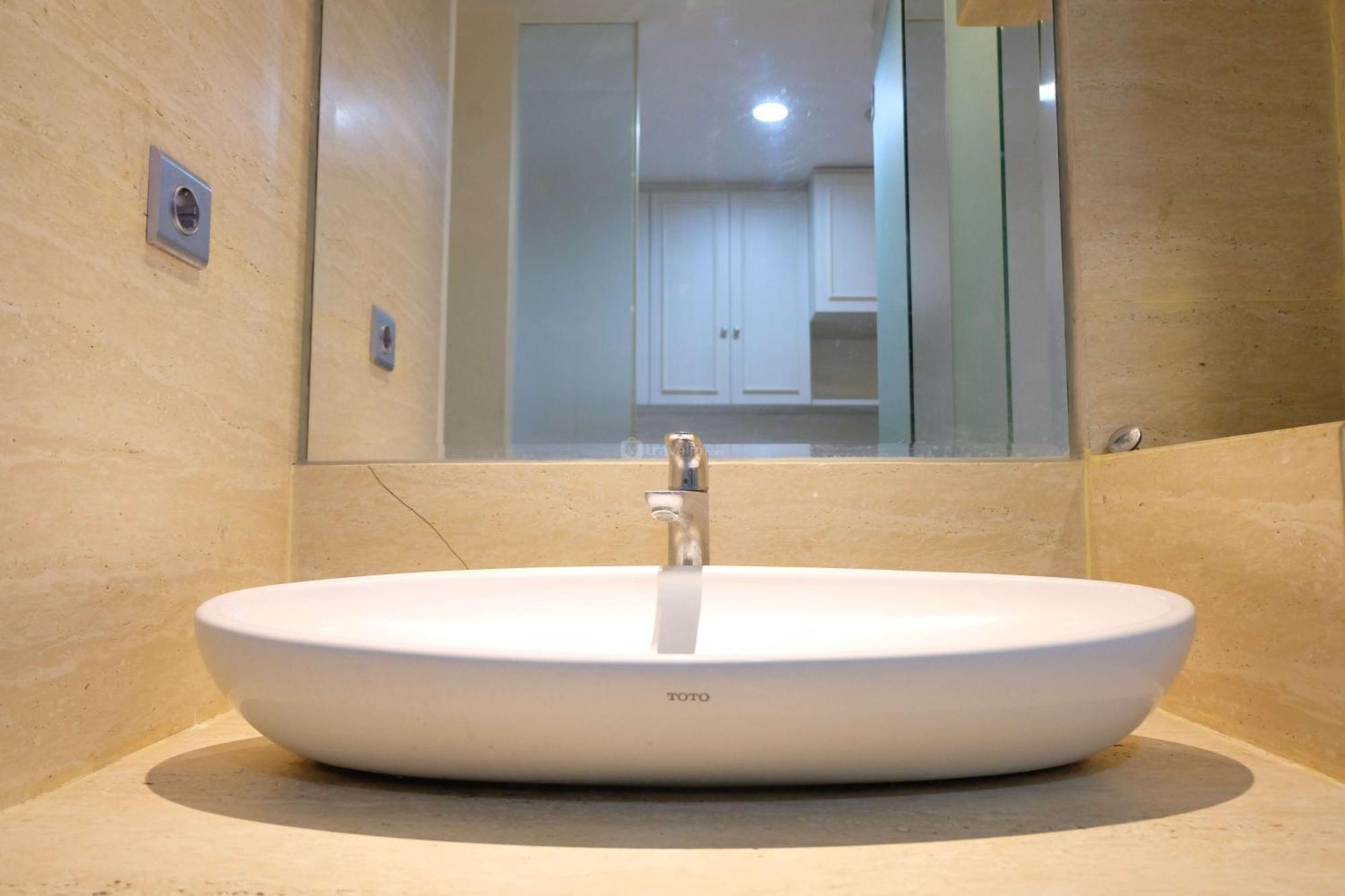 Modern At Art Deco By Travelio Apartemen