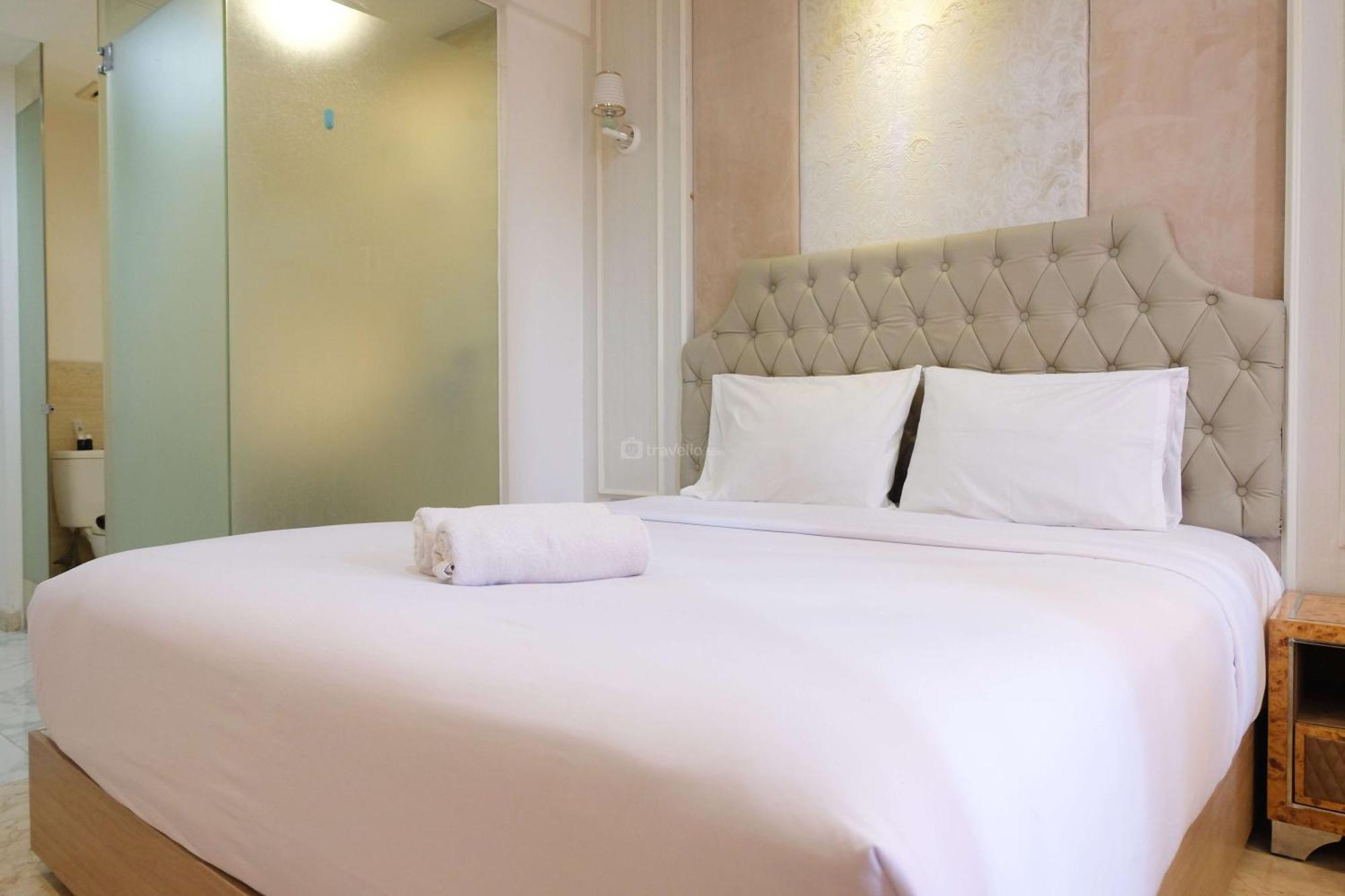 Modern At Art Deco By Travelio Bandung